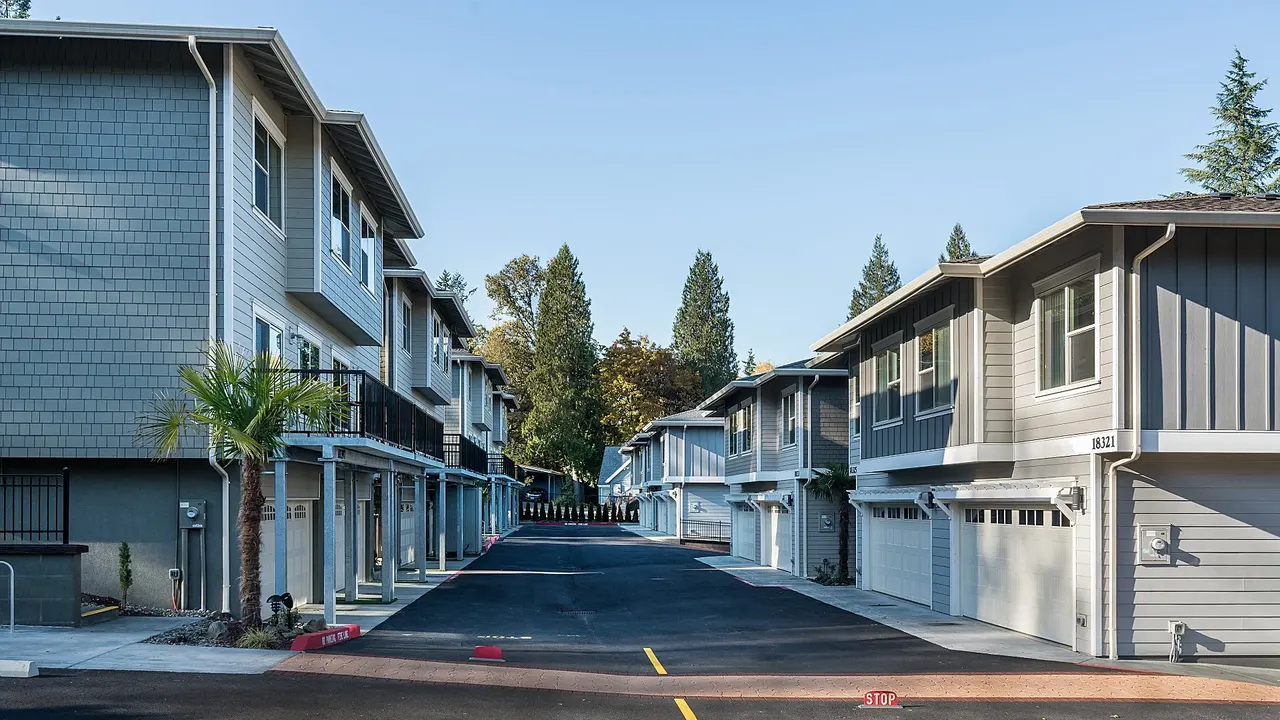 Villas at Oak Point