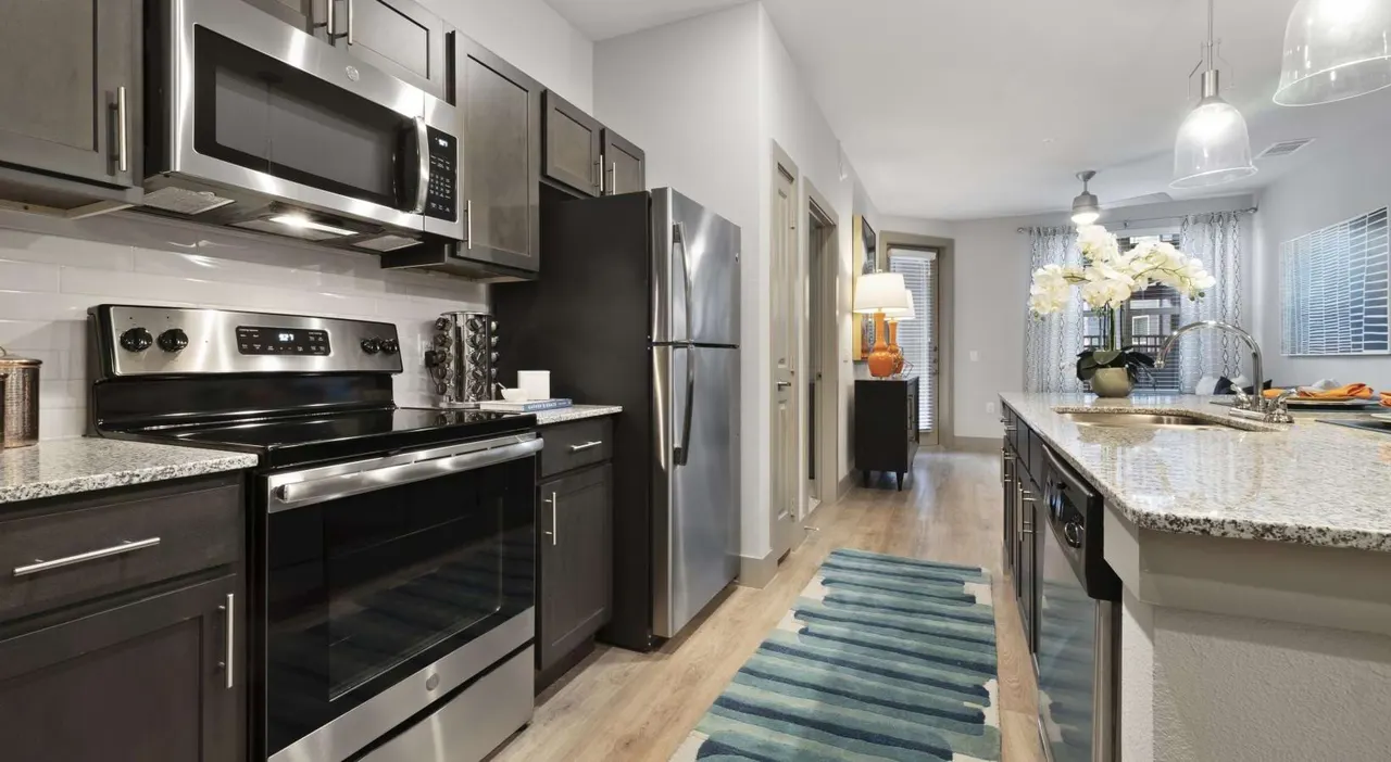 Dominion at Mercer Crossing Apartments