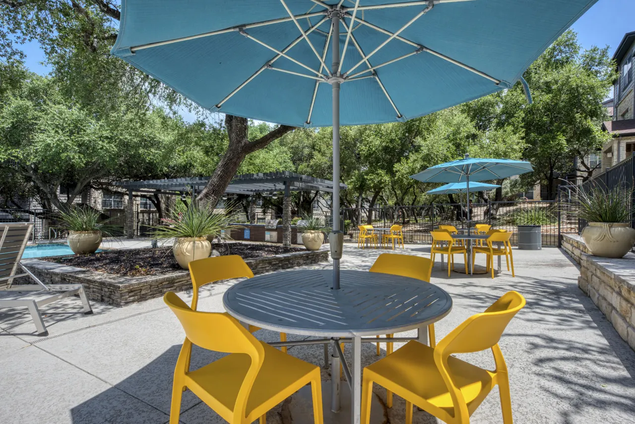 Laurel Canyon Apartments