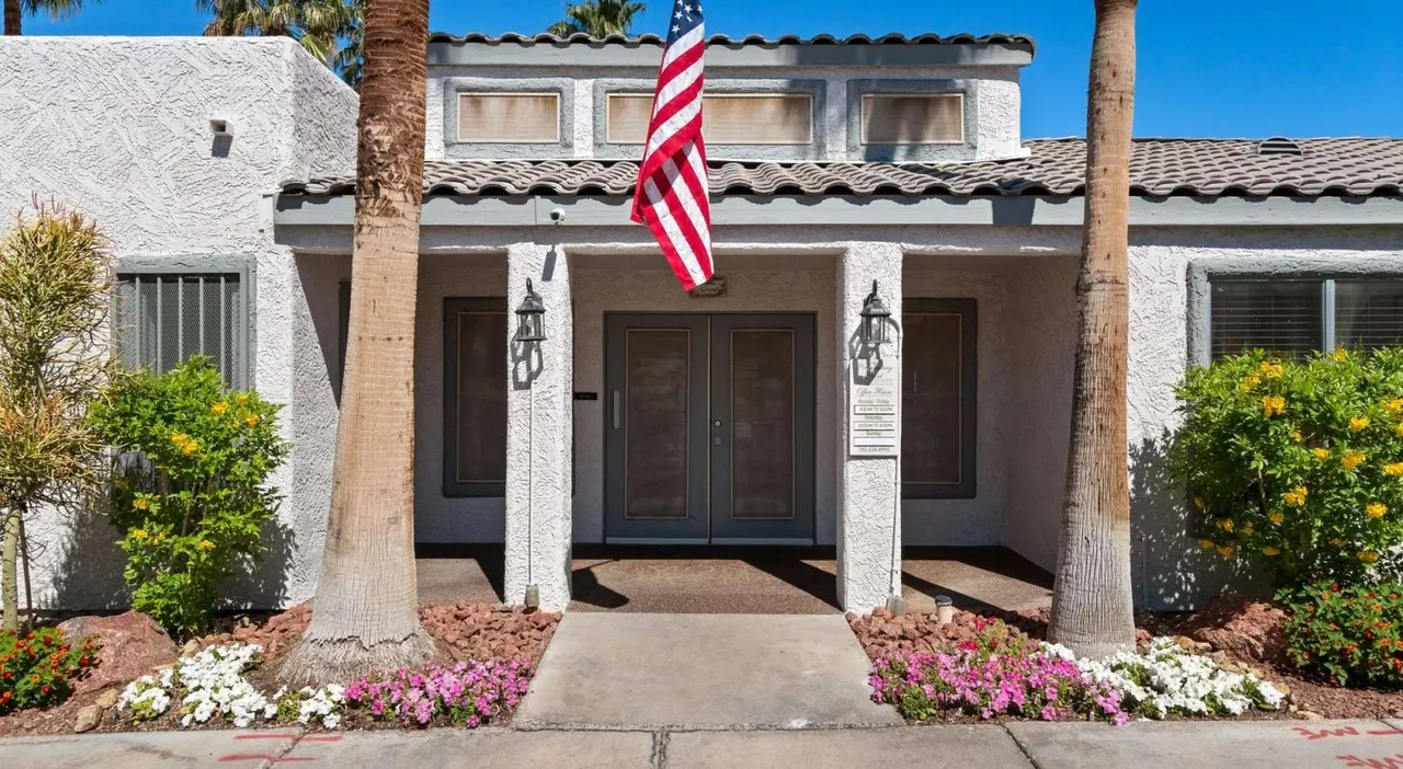 Promontory Point Apartments