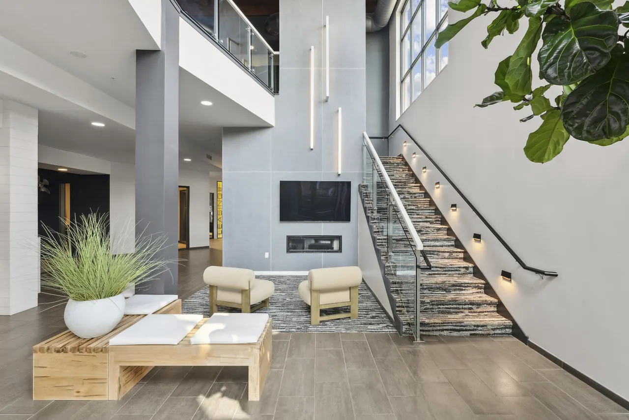 610 West