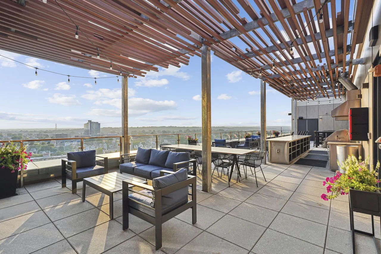 Vela on The Park Apartments