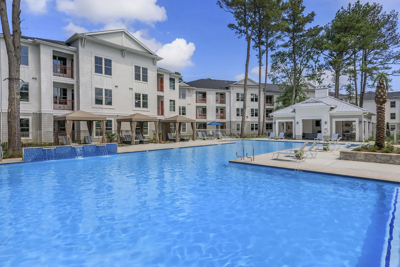Ariza Gosling Apartments