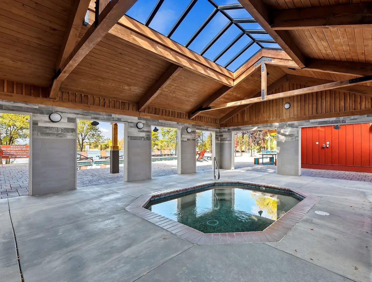 Whitewater Park Apartments