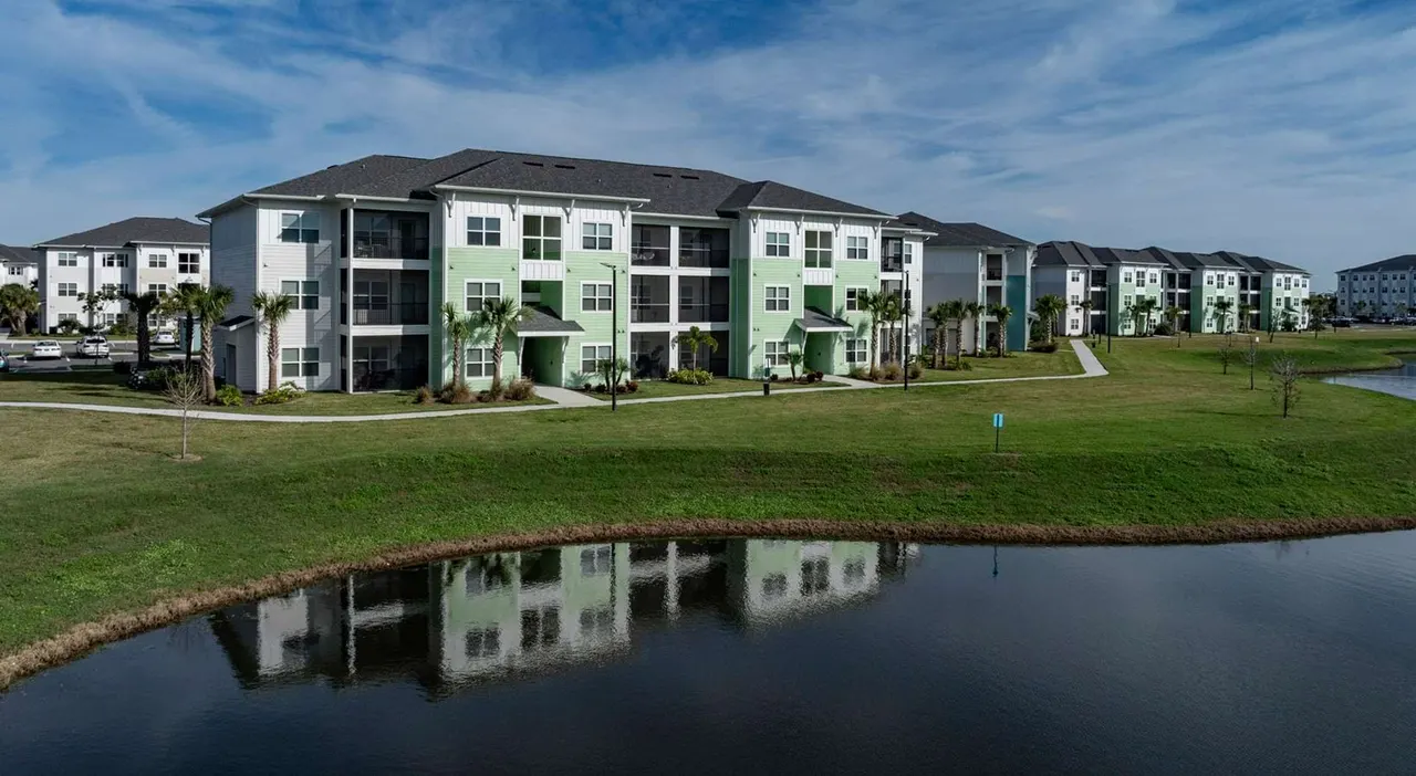 The Retreat at Sunset Walk Apartments