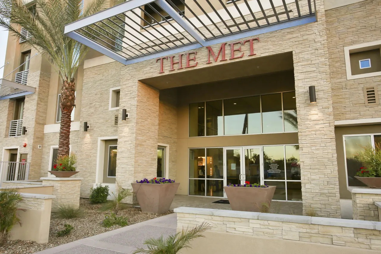 The Met at Fashion Center Apartments