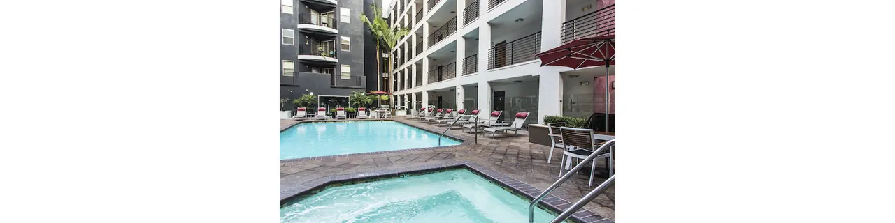 The Pearl on Wilshire Apartments