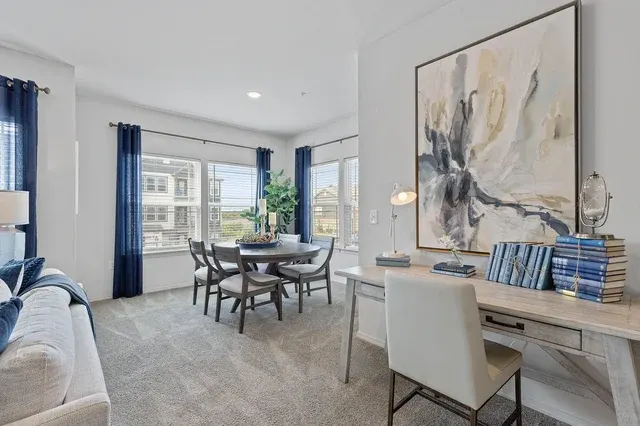 97@ North Oak Apartments
