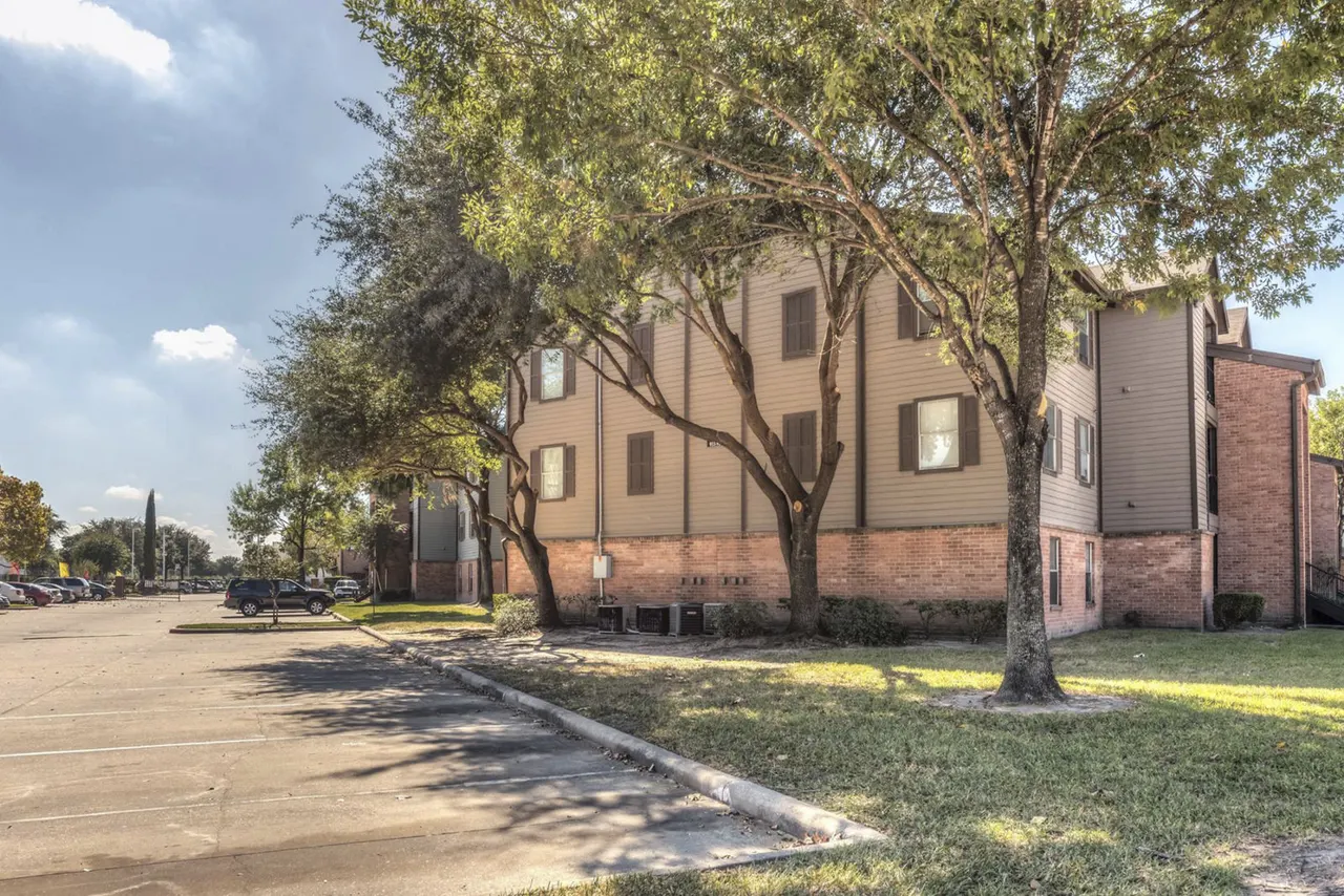 Windcrest on West Road Apartments