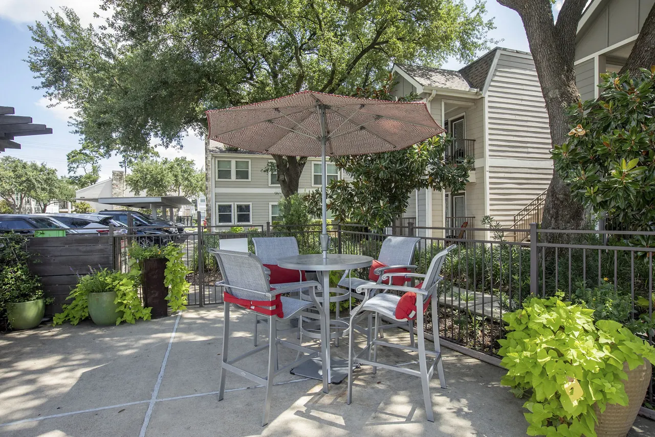 Reserve at Garden Oaks Apartments
