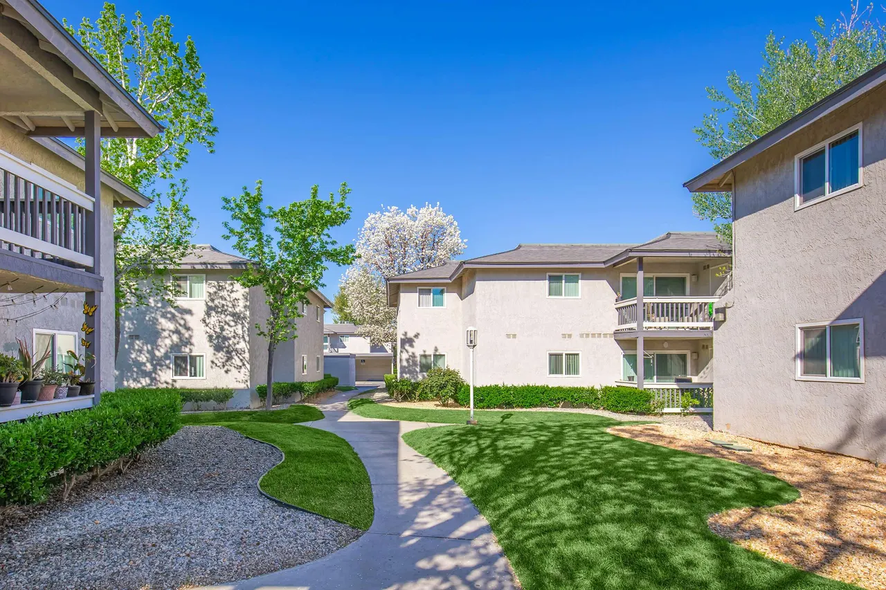 Montecito Apartments