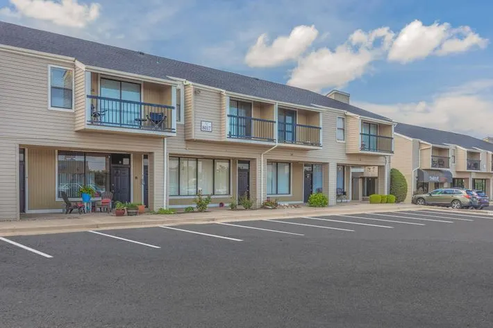 Lightning Creek Apartments