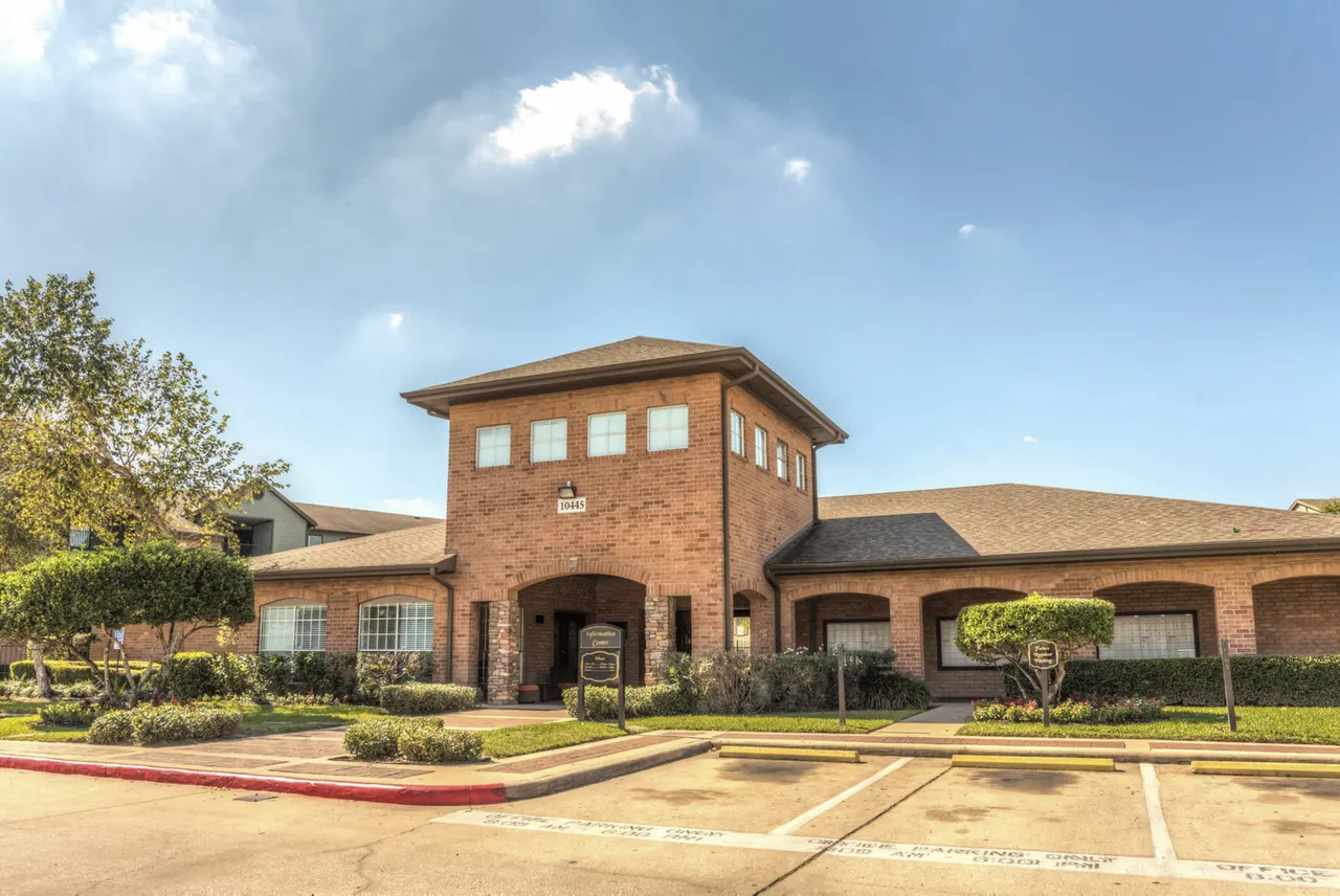Windcrest on West Road Apartments