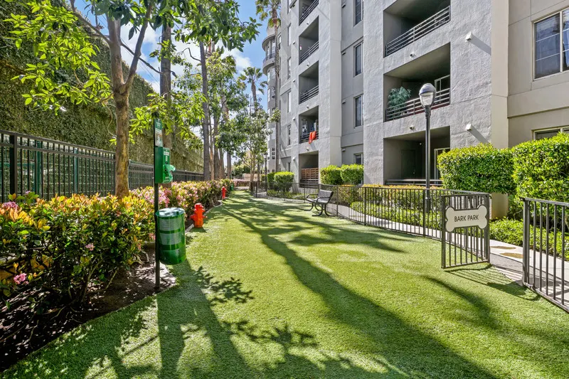 AO Santa Monica Apartments