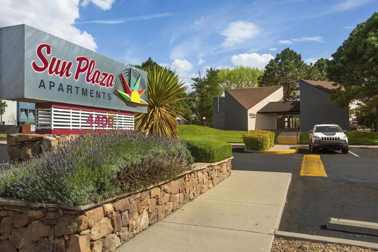 Sun Plaza