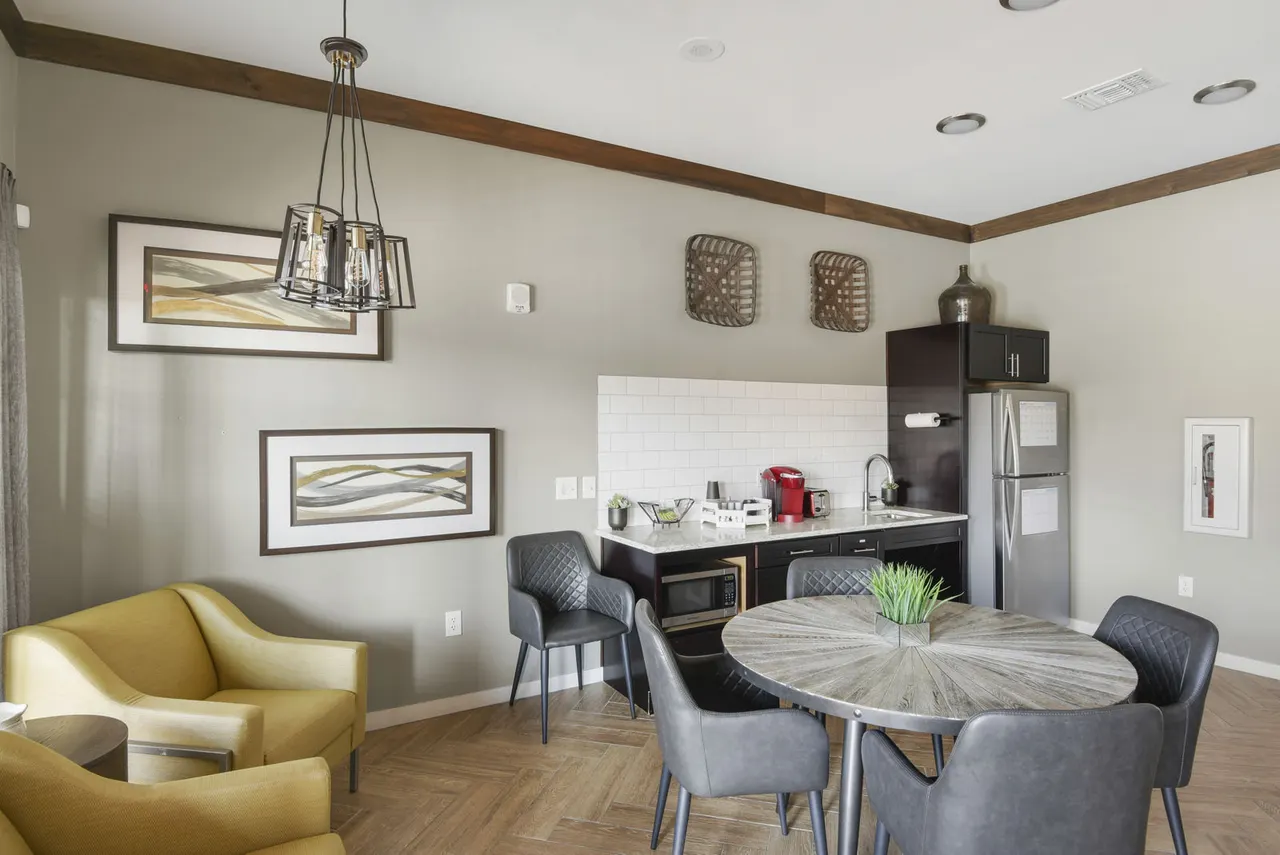 Icon Apartments