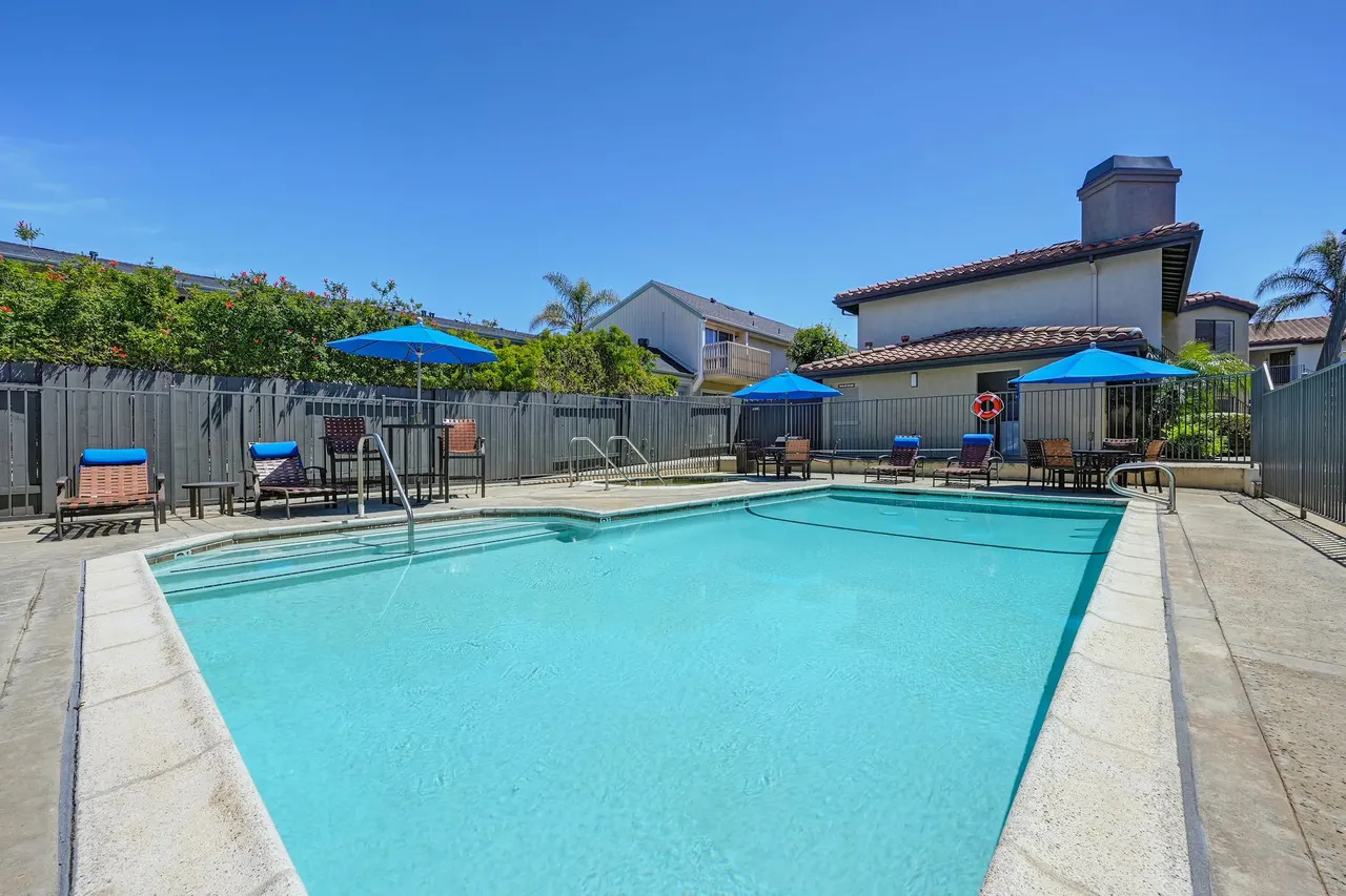Elán Spanish Landing Apartments