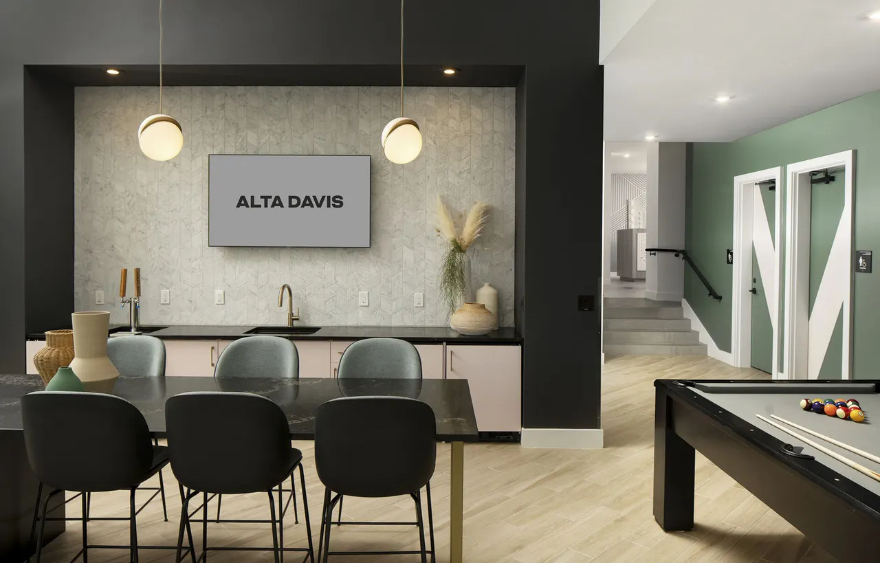 Alta Davis Apartments