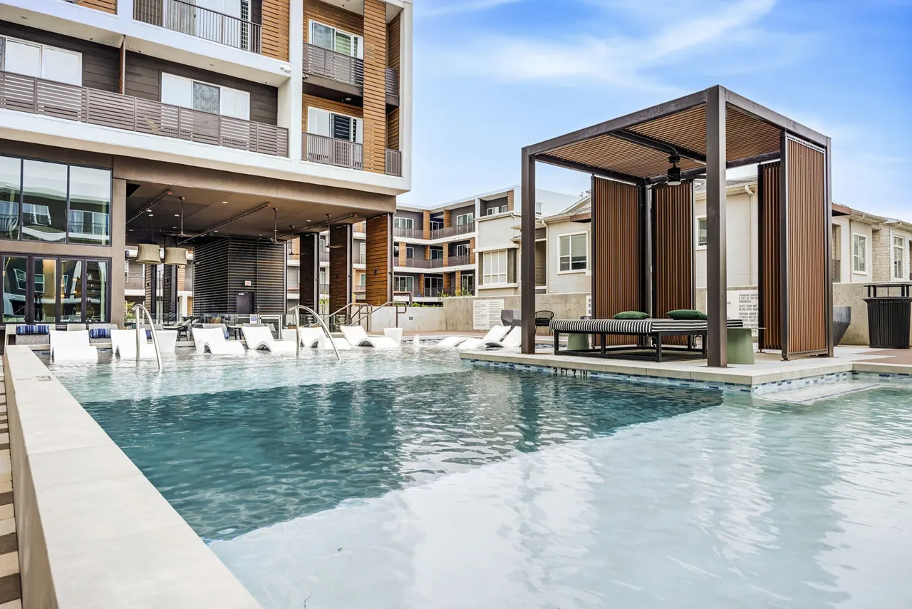 Lakeshore Pearl