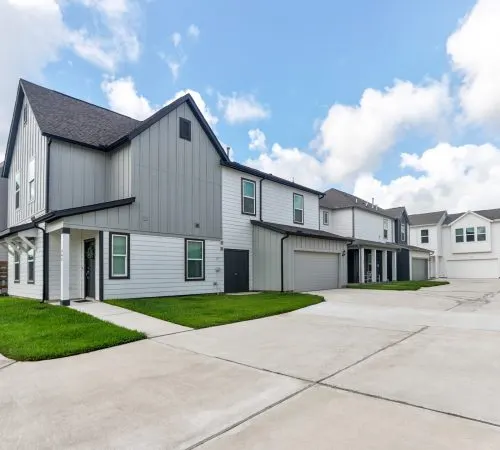 Lakewood Manor Homes by Bridge Tower