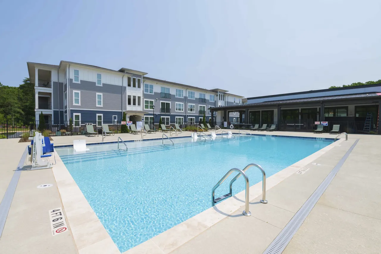Perimeter Pointe Apartments