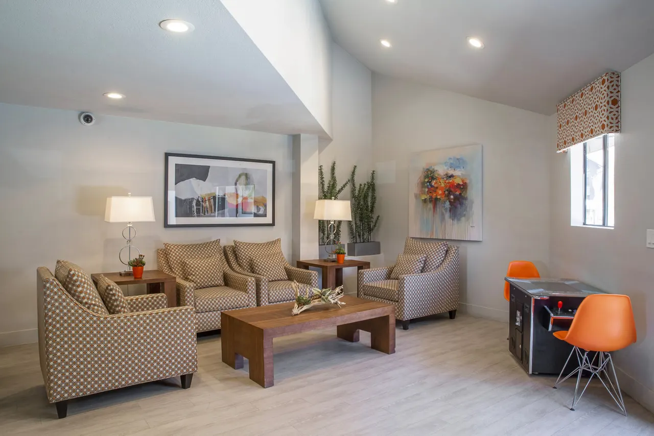 Off Broadway Apartments