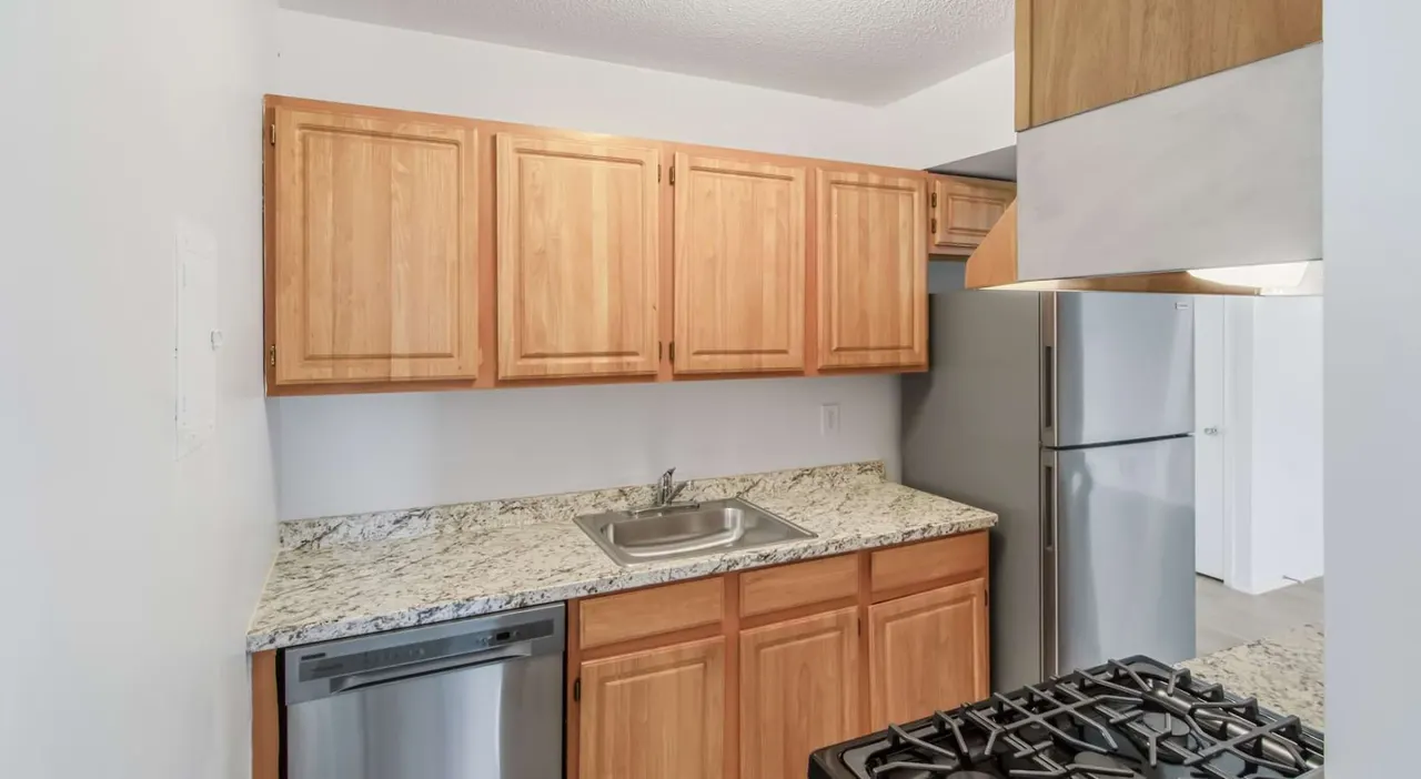 Lakeshore Preserve Apartments