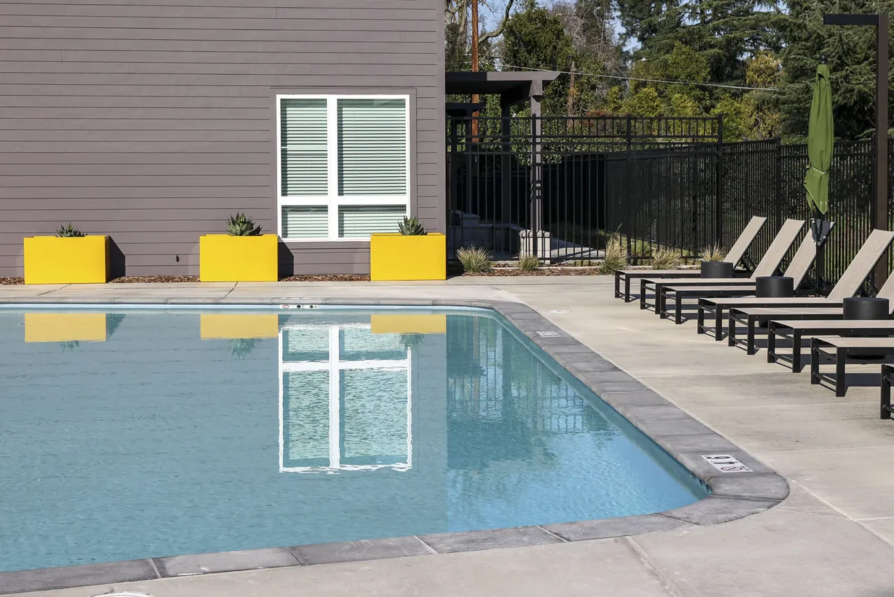 The Grove at Woodlake Apartments