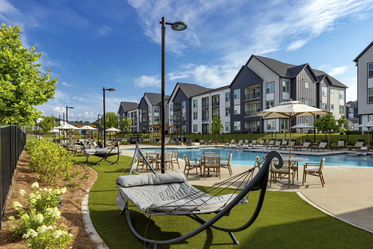 Elan Brookwood Apartments