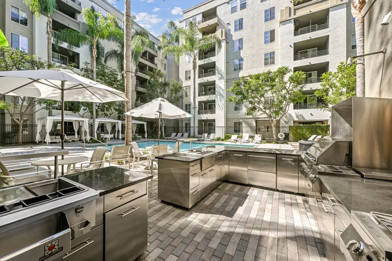 AO Santa Monica Apartments