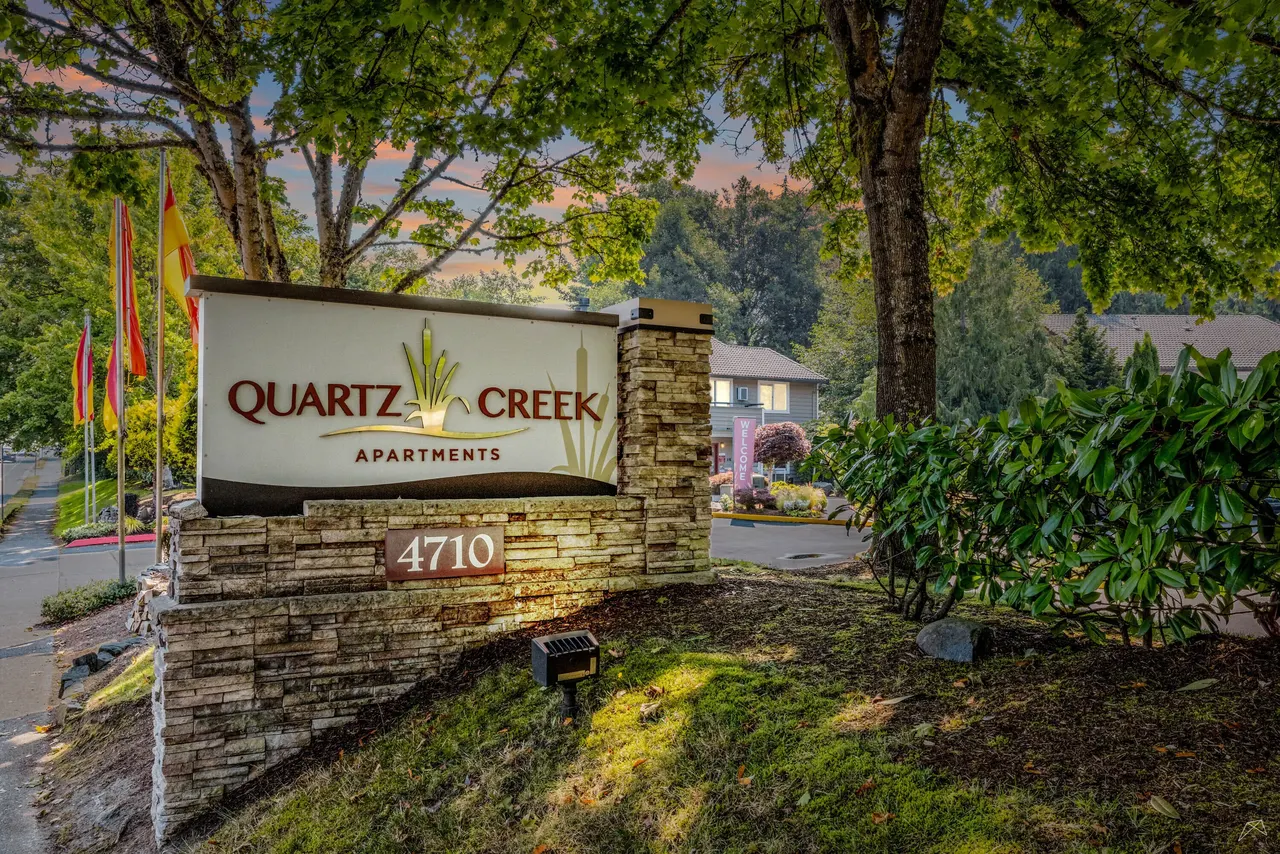 Quartz Creek Apartments
