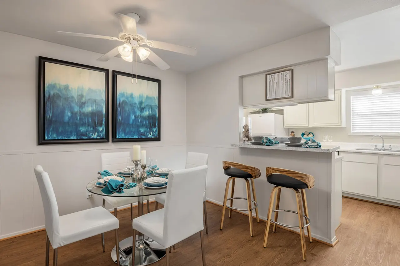 Colony Oaks Apartments