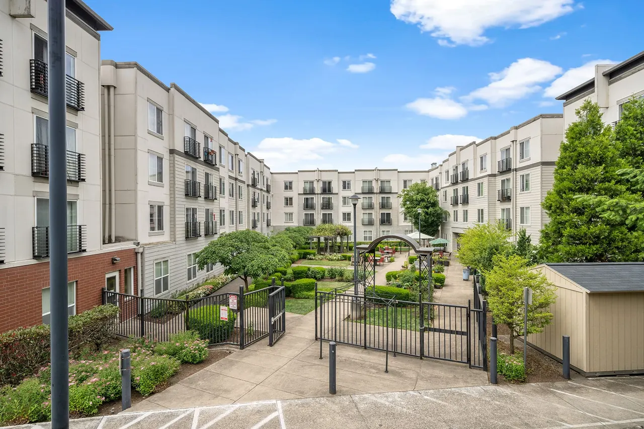 The Heights at Columbia Knoll