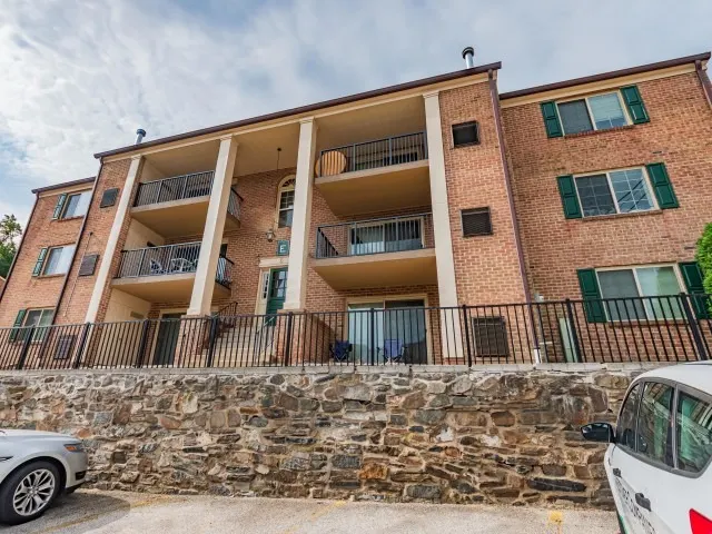 Hillcrest Apartments