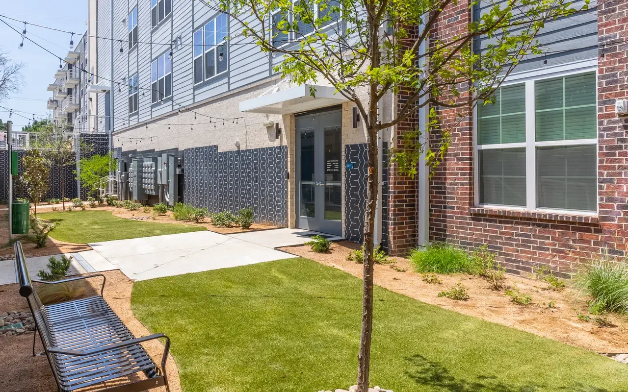 The Madison at Bishop Arts Apartments