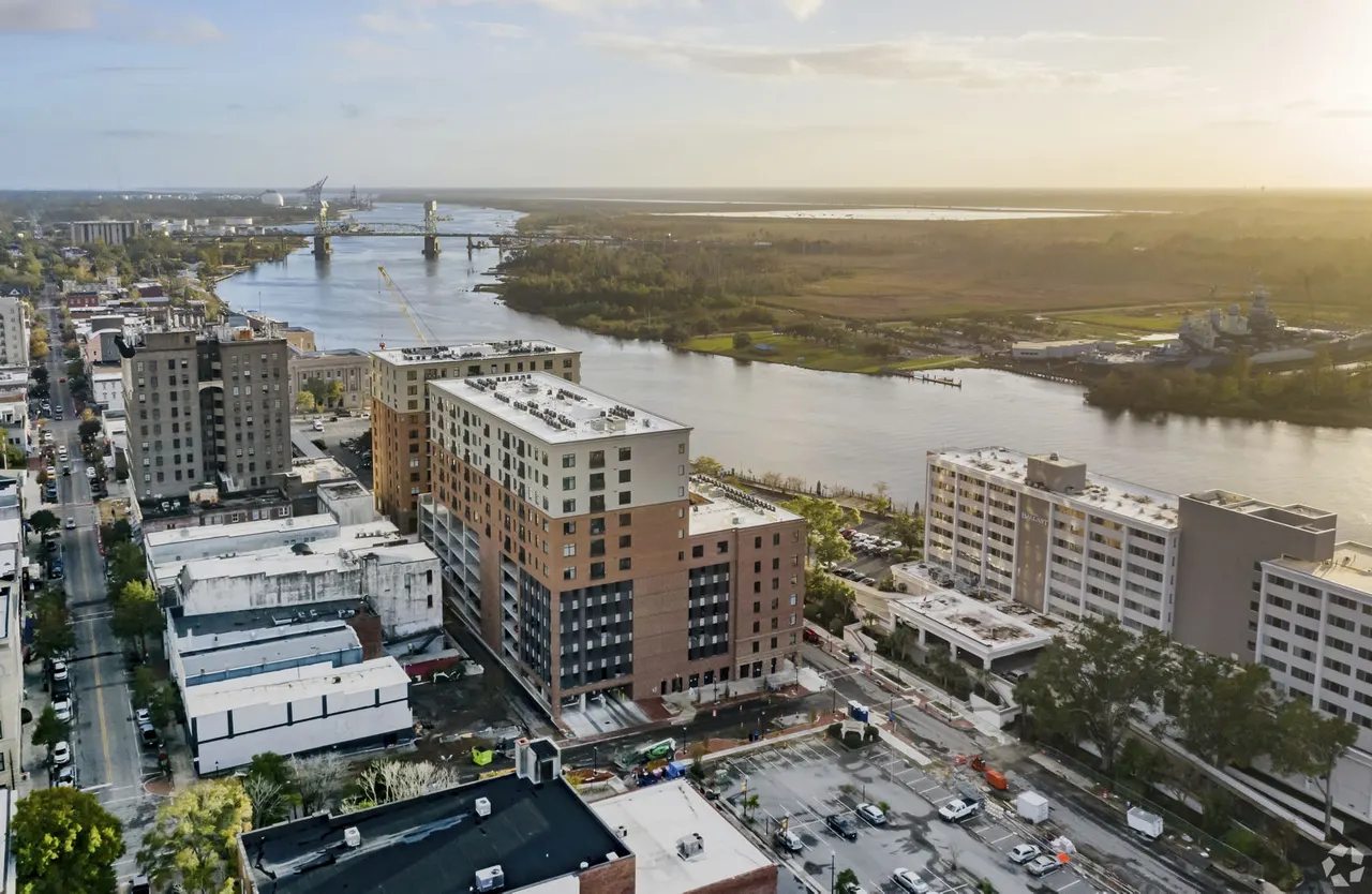 Overlook at River Place Apartments &amp; Condominiums