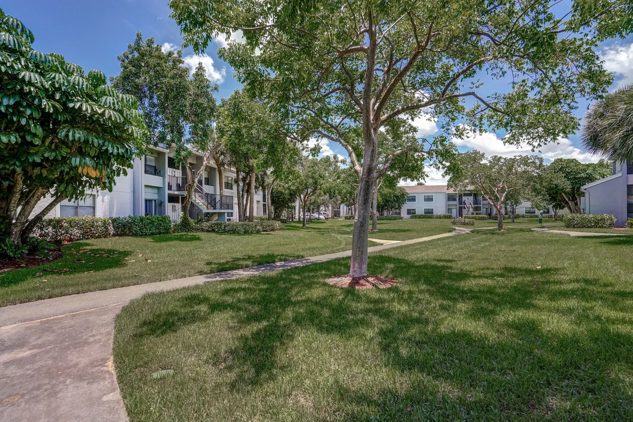 Plantation Colony Apartments
