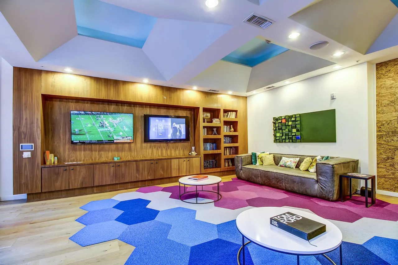 Elan East Apartments