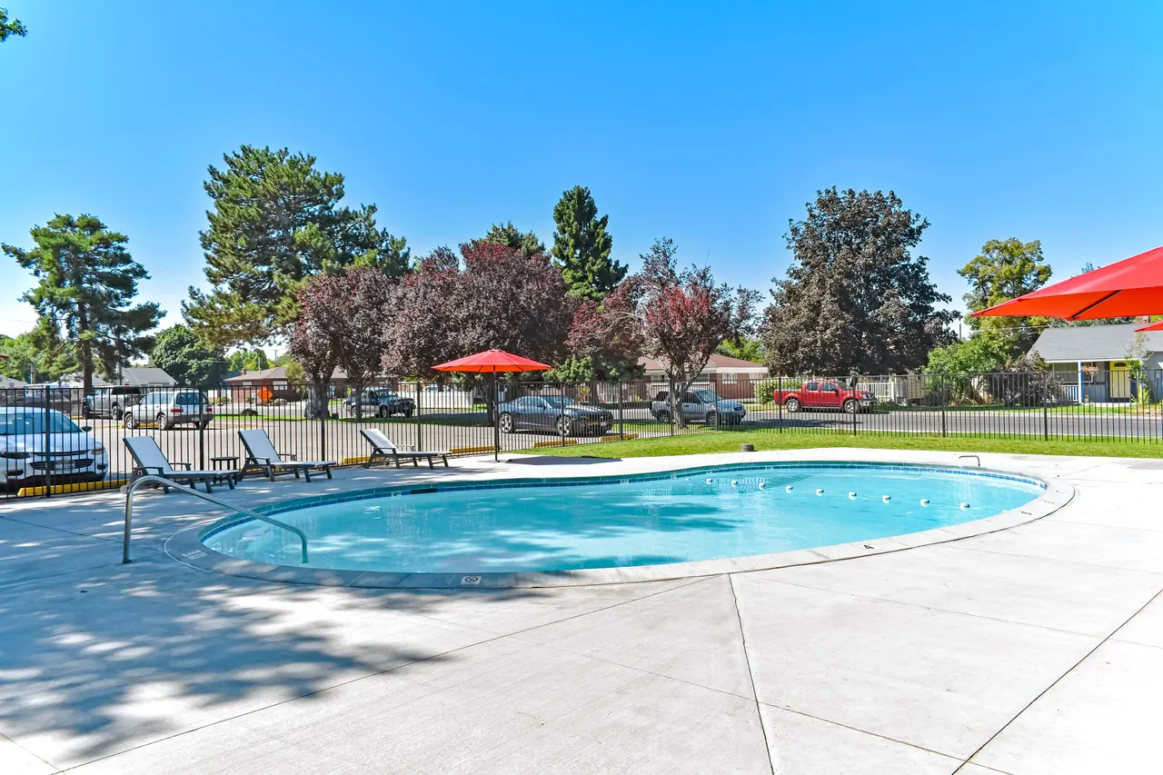 Laurel Park Apartments