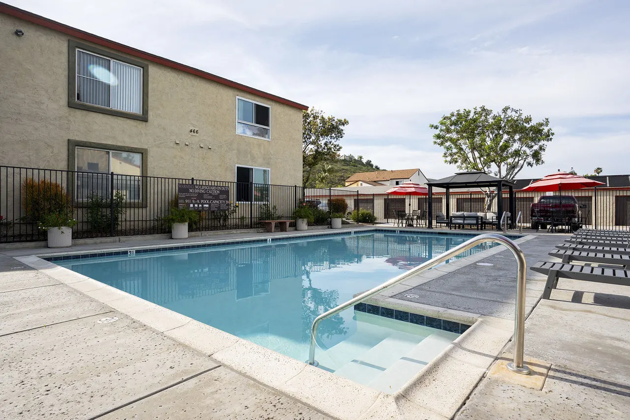 Whispering Oaks Apartments