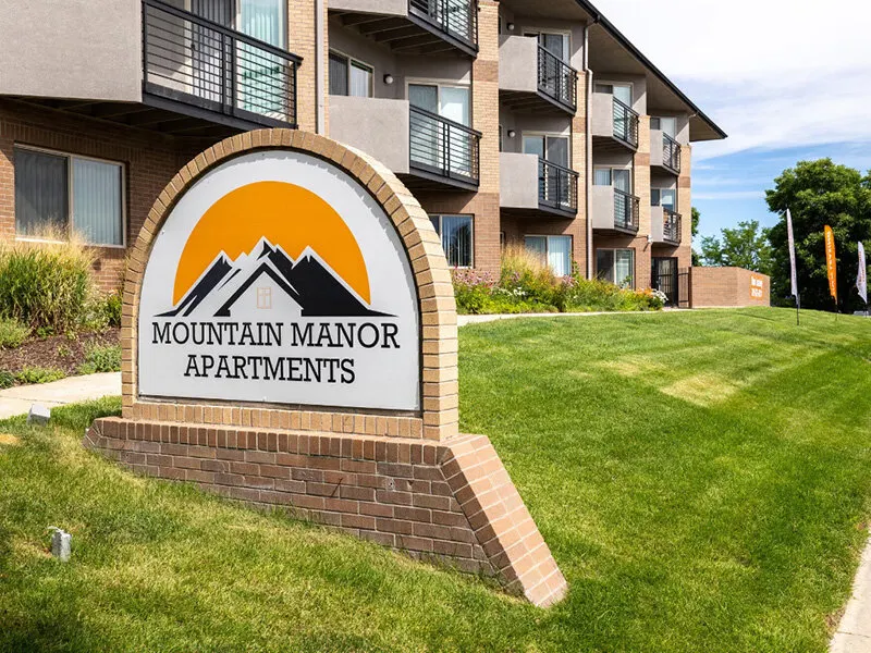 Mountain Manor Apartments