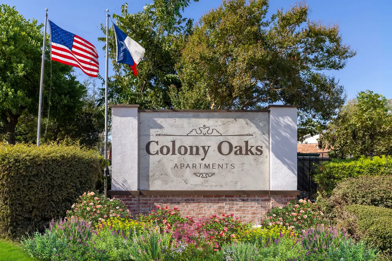Colony Oaks Apartments