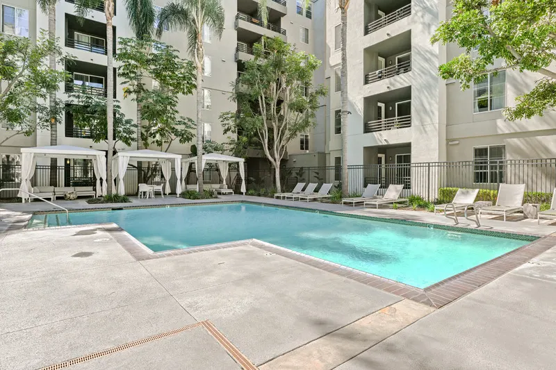 AO Santa Monica Apartments