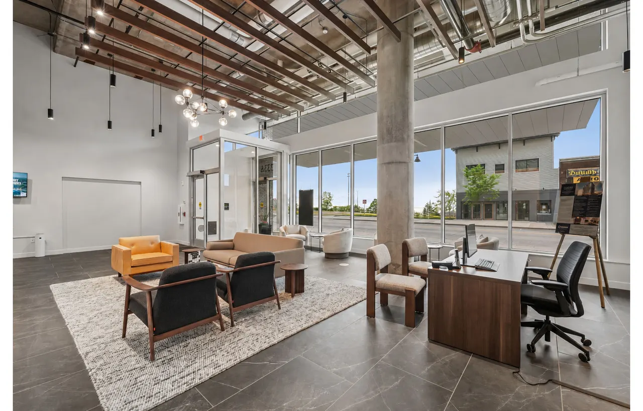 The Lakeview at 333