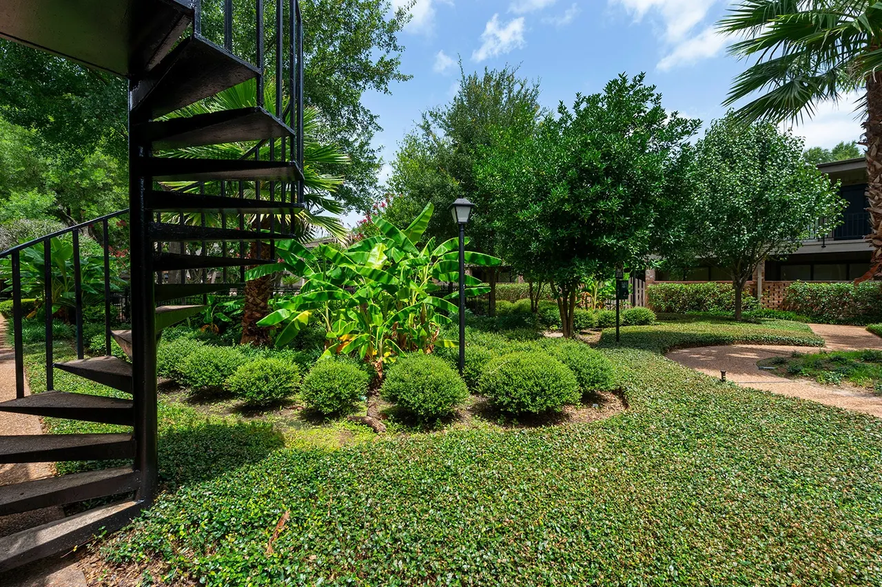 9900 Memorial Apartments
