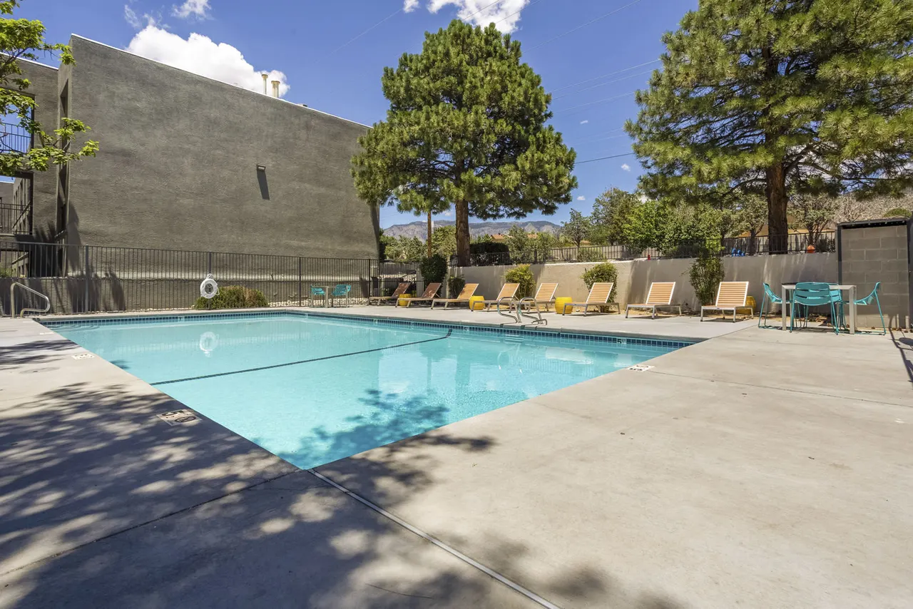 Alta Vista Apartments