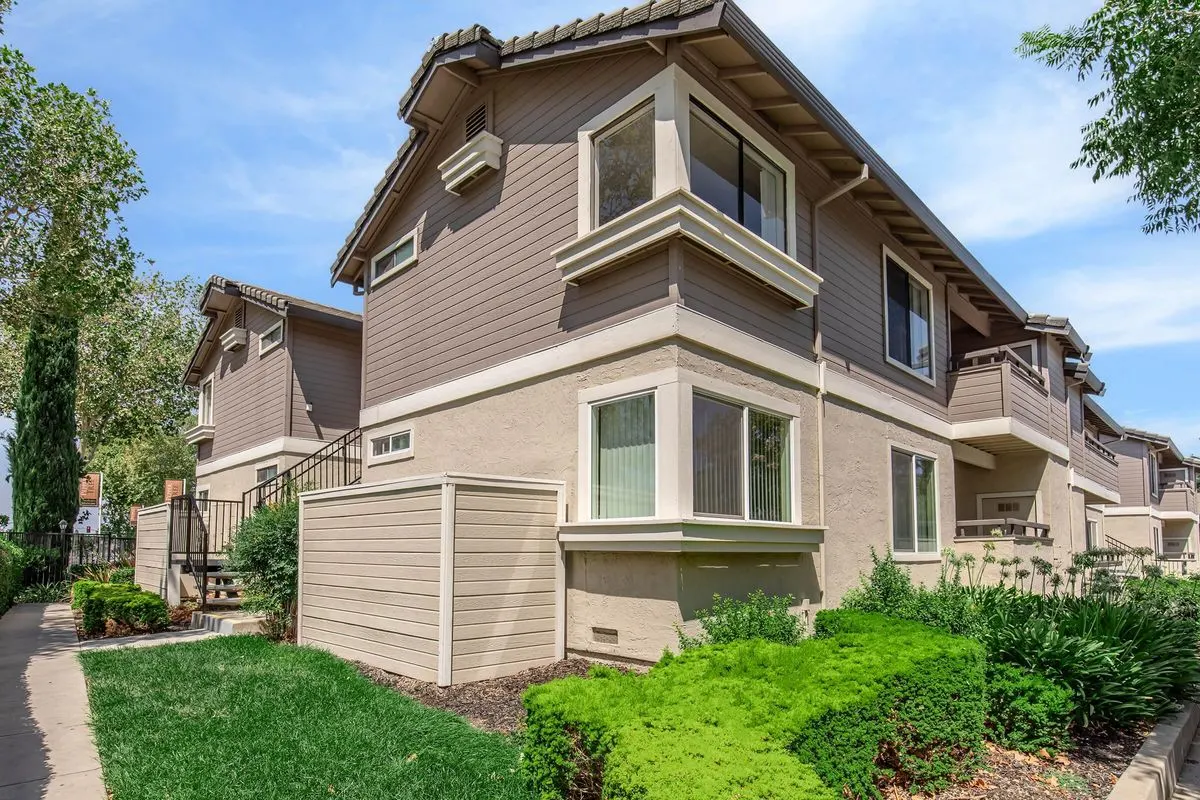 Peppertree Apartments