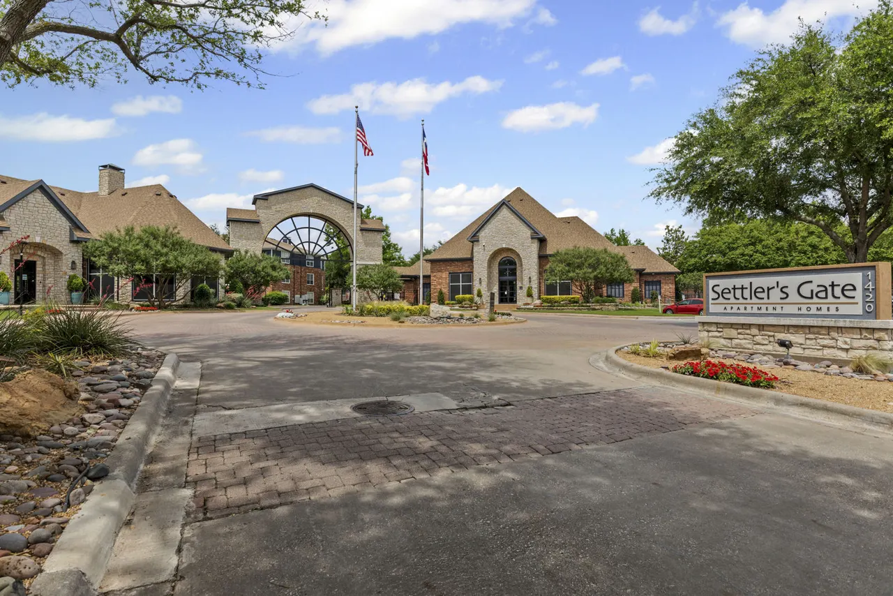Settlers Gate Apartments