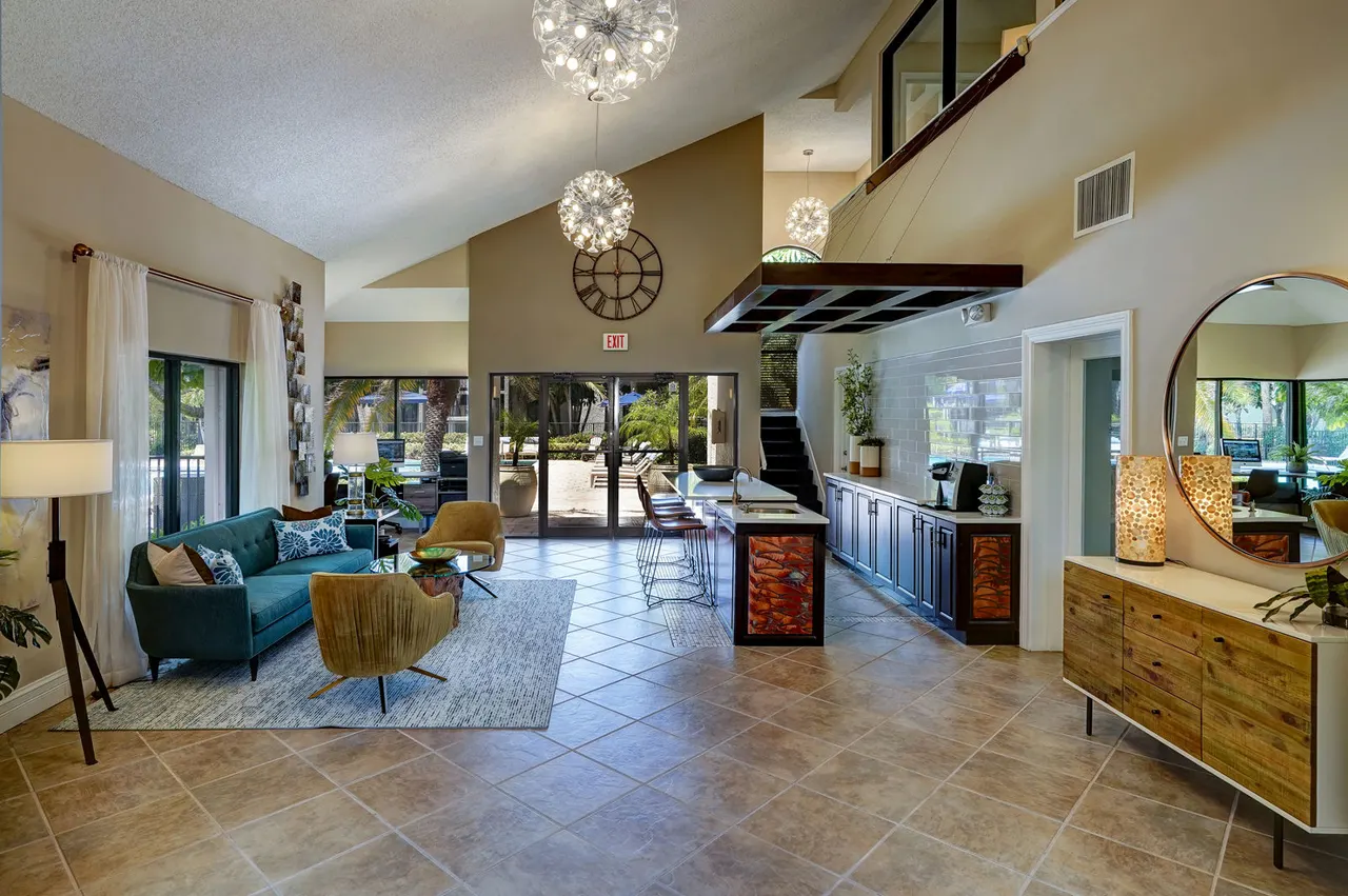 Plantation Colony Apartments