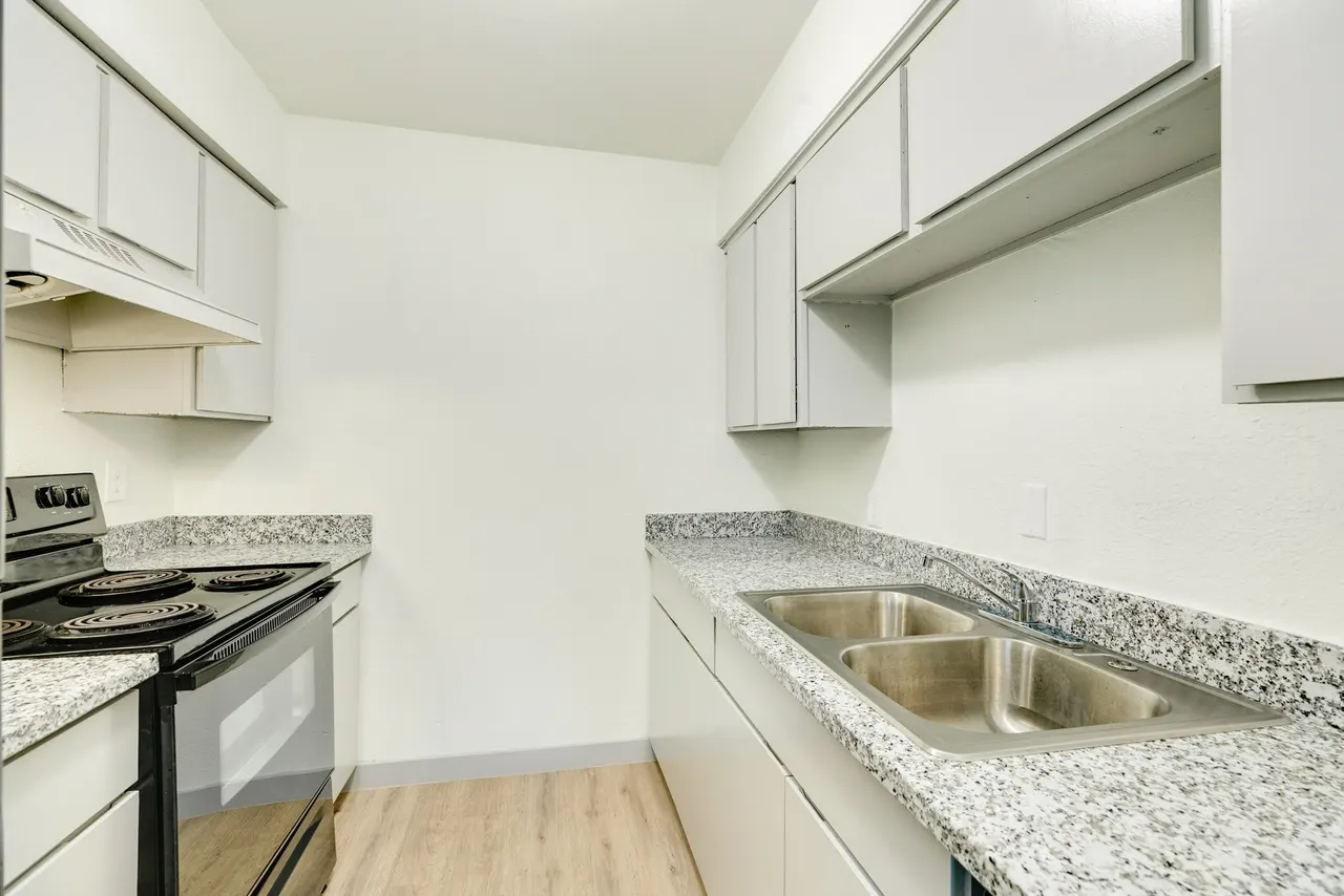 Lantana Apartments